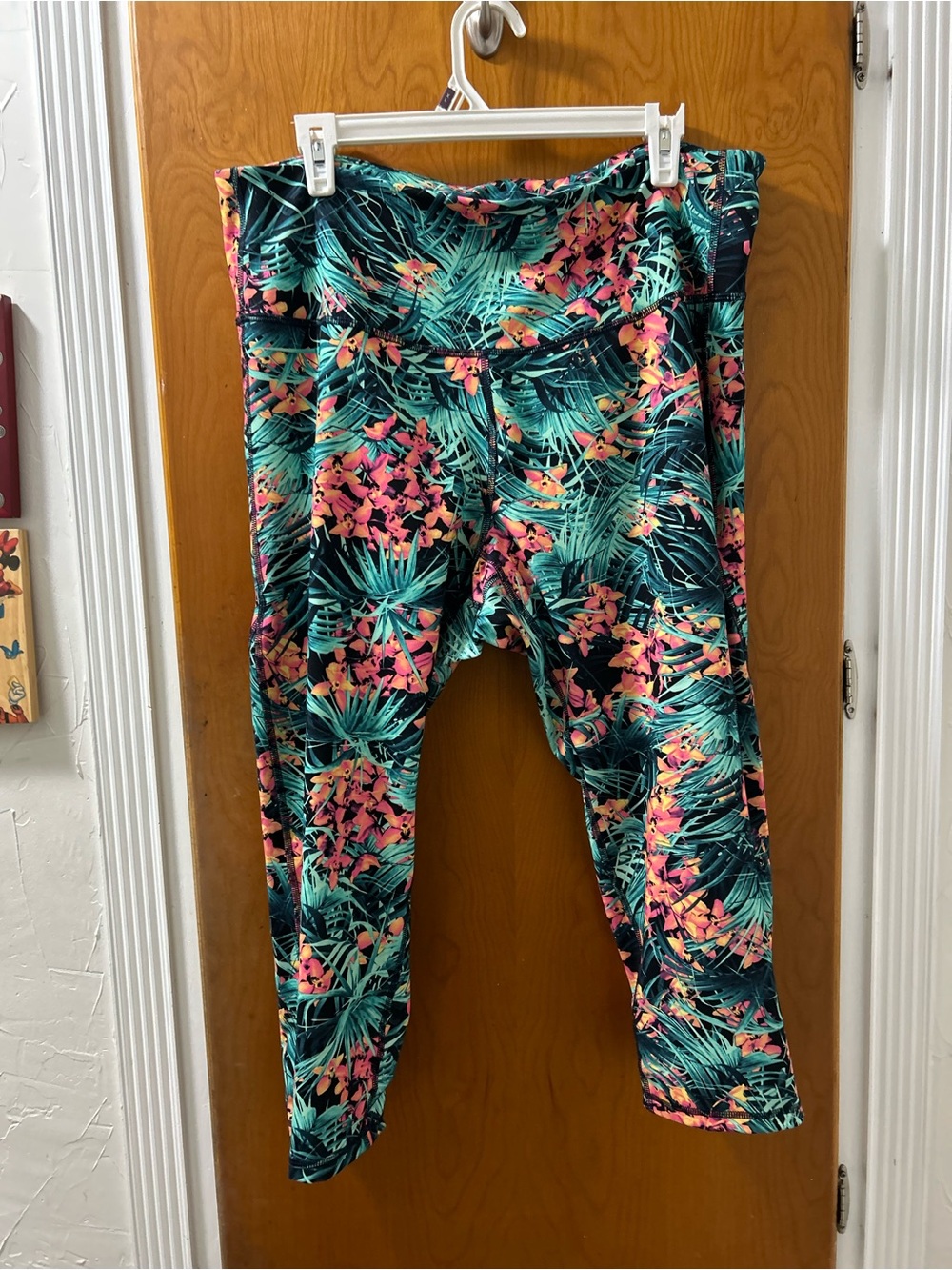 Old Navy Tropical Floral Capris Leggings - Teal & Pink